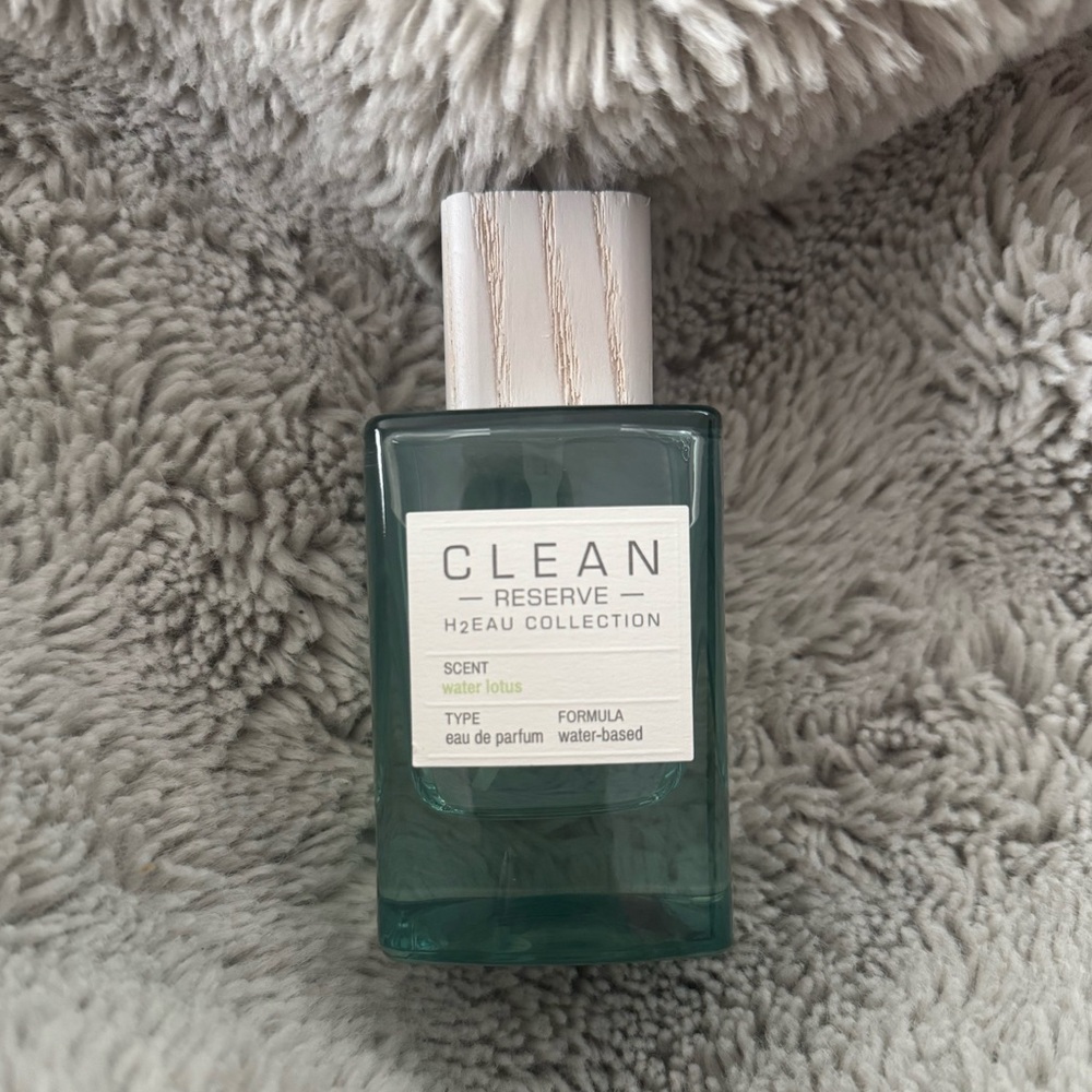 Clean Reserve h2eau “water lotus” (alcohol free) - Picture 2 of 2